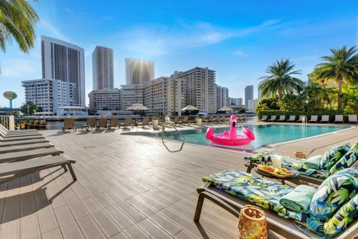 Balcony - Pool - Near Beach - Gym Hallandale Beach Zewnętrze zdjęcie