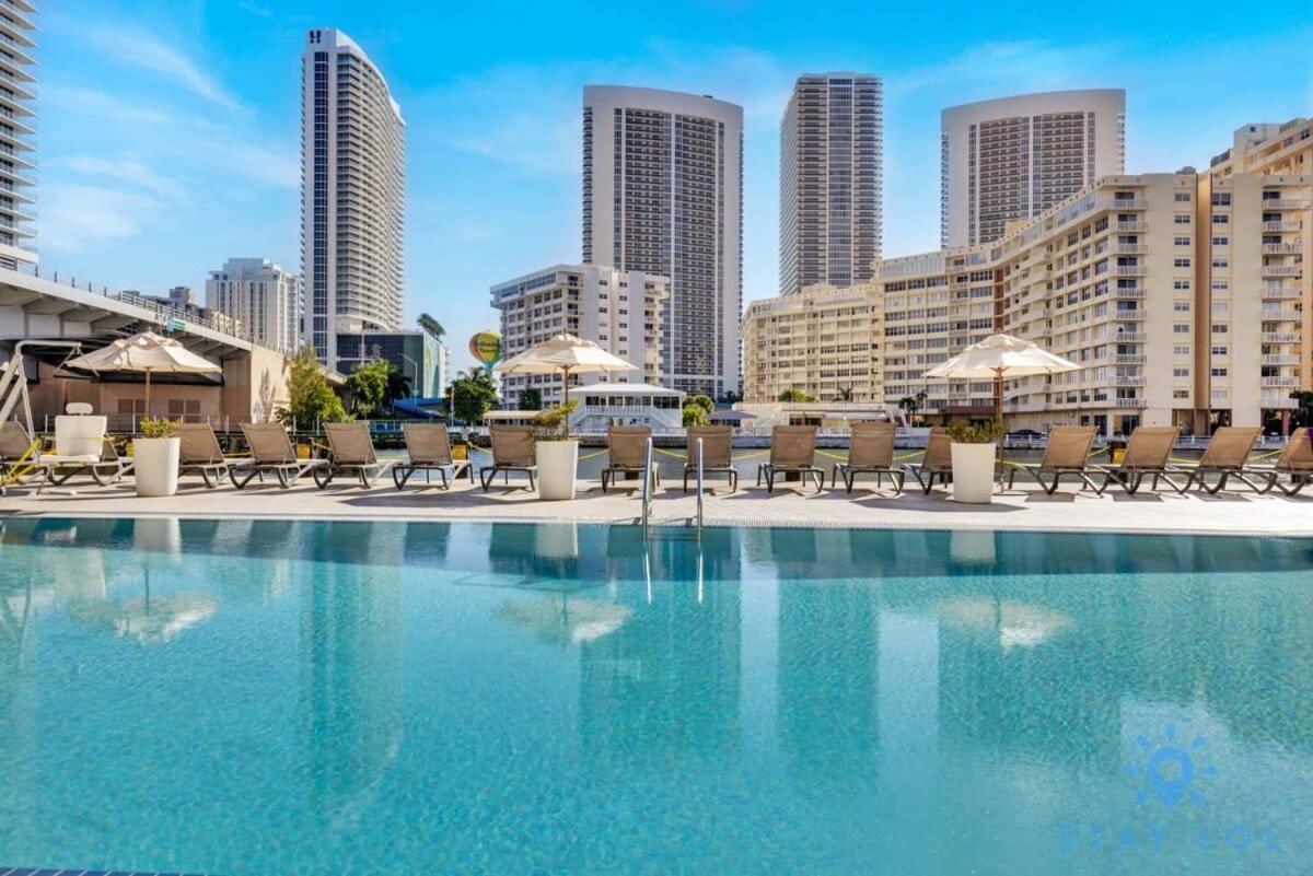 Balcony - Pool - Near Beach - Gym Hallandale Beach Zewnętrze zdjęcie