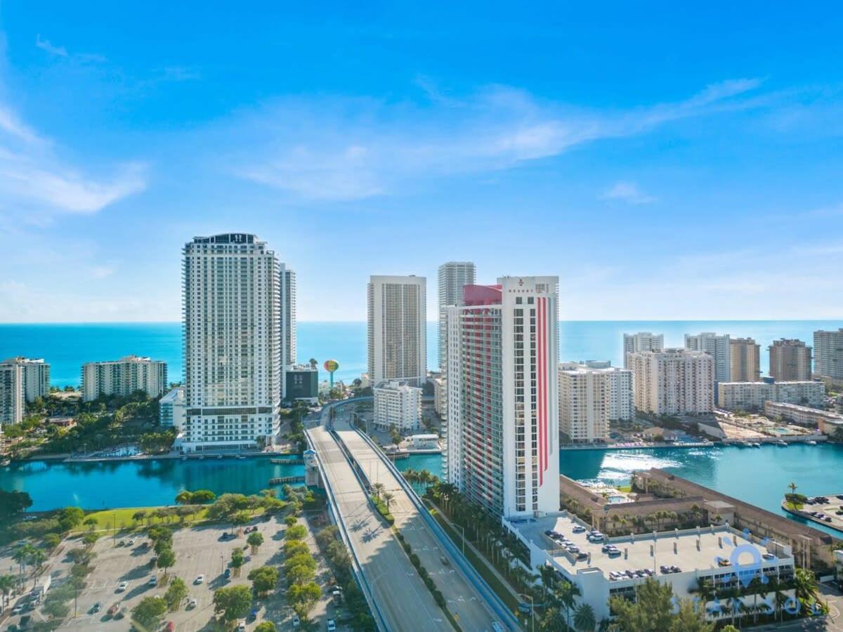 Balcony - Pool - Near Beach - Gym Hallandale Beach Zewnętrze zdjęcie