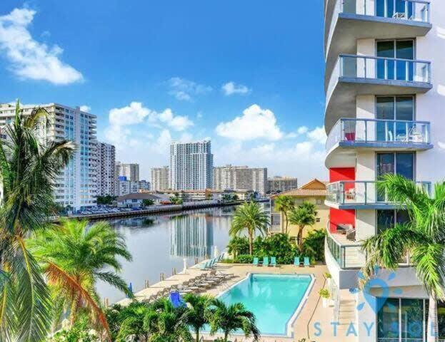 Balcony - Pool - Near Beach - Gym Hallandale Beach Zewnętrze zdjęcie