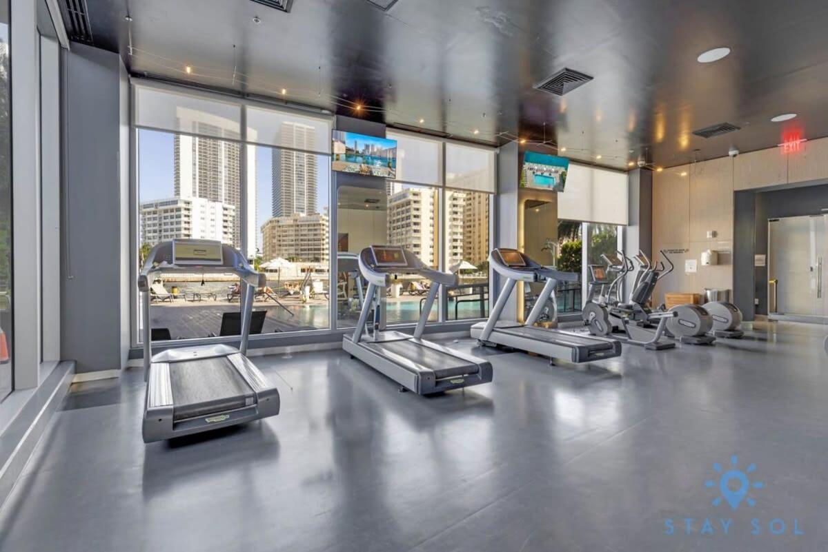 Balcony - Pool - Near Beach - Gym Hallandale Beach Zewnętrze zdjęcie