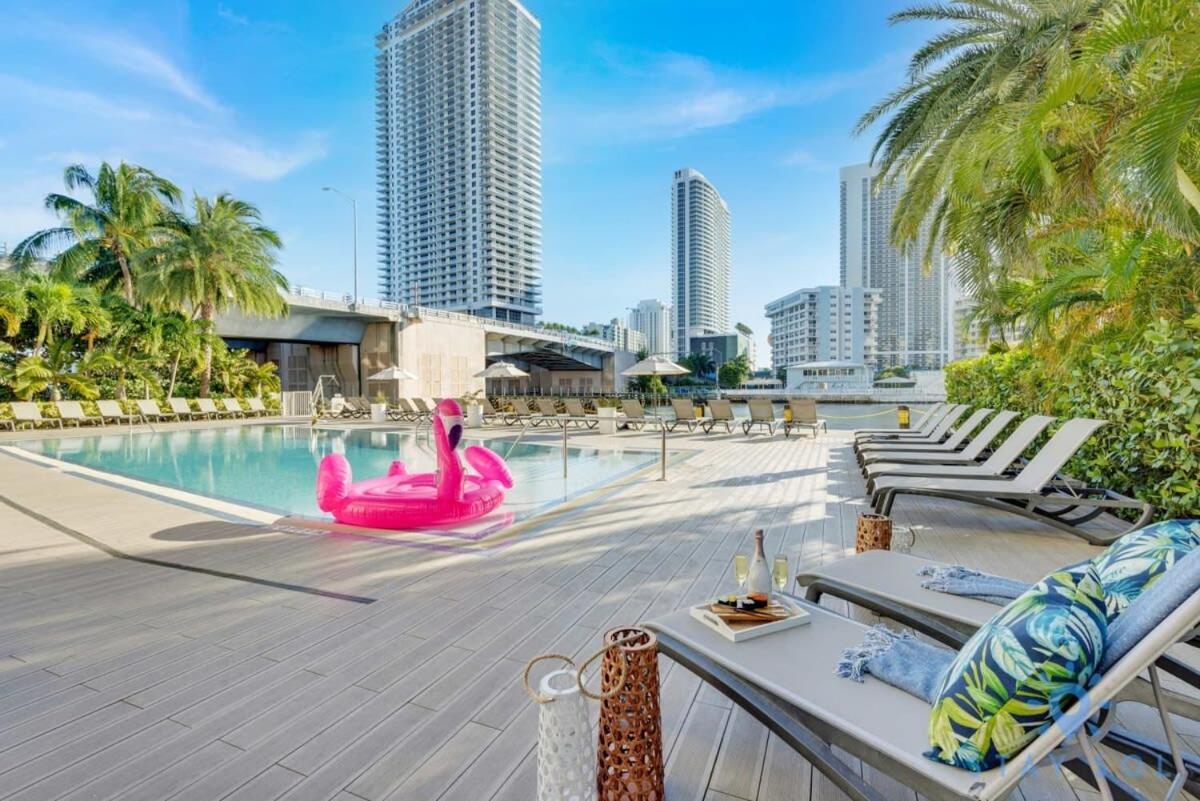 Balcony - Pool - Near Beach - Gym Hallandale Beach Zewnętrze zdjęcie