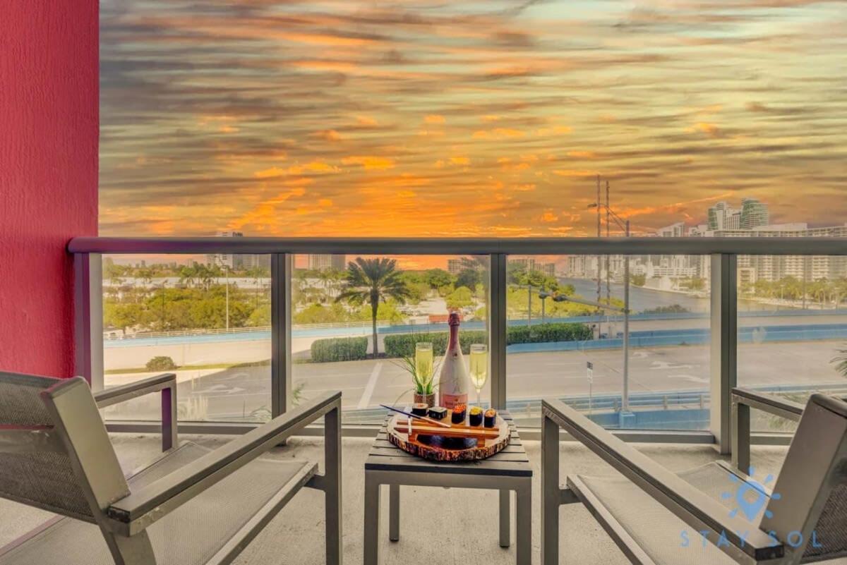 Balcony - Pool - Near Beach - Gym Hallandale Beach Zewnętrze zdjęcie